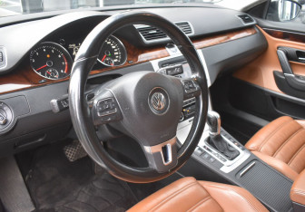 Подержанный автомобиль Volkswagen Passat CC 2011 года (15 фото)