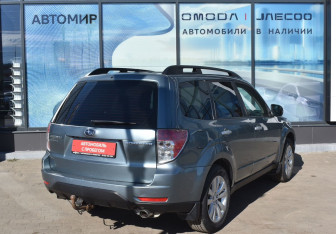 Подержанный автомобиль Subaru Forester Suv 2011 года (5 фото)