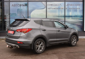 Подержанный автомобиль Hyundai Santa Fe 2013 года (5 фото)