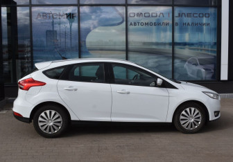 Подержанный автомобиль Ford Focus Hatchback 2018 года (4 фото)