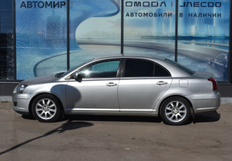 Подержанный автомобиль Toyota Avensis Sedan 2006 года (8 фото)