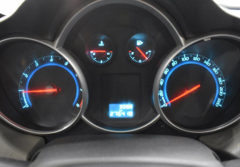 Подержанный автомобиль Chevrolet Cruze Sedan 2011 года (13 фото)