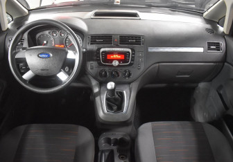 Подержанный автомобиль Ford C-MAX 2007 года (13 фото)