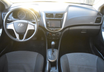 Подержанный автомобиль Hyundai Solaris Sedan 2015 года (12 фото)