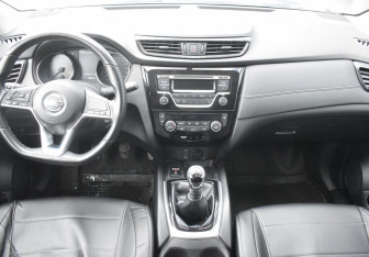 Подержанный автомобиль Nissan Qashqai 2021 года (11 фото)