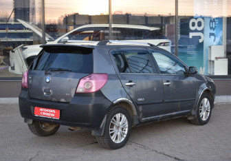 Подержанный автомобиль Geely MK Cross 2012 года (5 фото)
