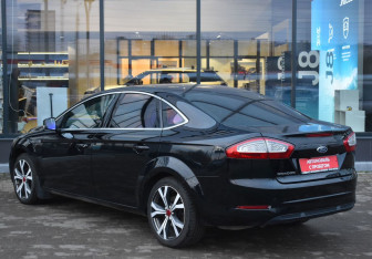 Подержанный автомобиль Ford Mondeo Sedan 2012 года (7 фото)