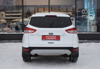 Подержанный автомобиль Ford Kuga 2014 года (6 фото)