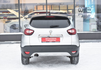 Подержанный автомобиль Renault Kaptur 2021 года (6 фото)