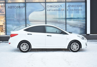 Подержанный автомобиль Hyundai Solaris Sedan 2013 года (4 фото)