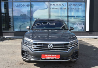 Подержанный автомобиль Volkswagen Touareg 2018 года (2 фото)