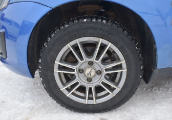 Подержанный автомобиль LADA (ВАЗ) Kalina Hatchback 2015 года (9 фото)