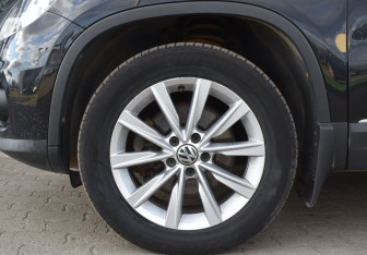 Подержанный автомобиль Volkswagen Tiguan 2011 года (9 фото)
