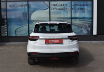 Подержанный автомобиль Geely Coolray 2022 года (6 фото)