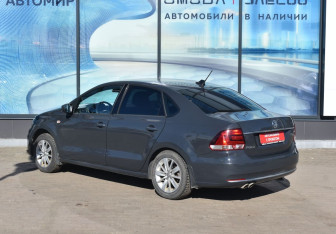 Подержанный автомобиль Volkswagen Polo Sedan 2017 года (7 фото)