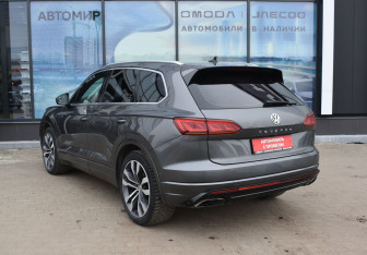 Подержанный автомобиль Volkswagen Touareg 2018 года (7 фото)