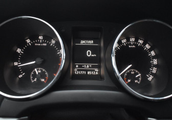 Подержанный автомобиль Skoda Yeti 2012 года (13 фото)