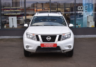 Подержанный автомобиль Nissan Terrano 2020 года (2 фото)