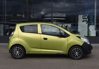 Подержанный автомобиль Chevrolet Spark 2011 года (5 фото)