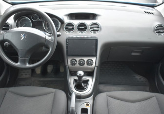 Подержанный автомобиль Peugeot 308 Hatchback 2008 года (12 фото)