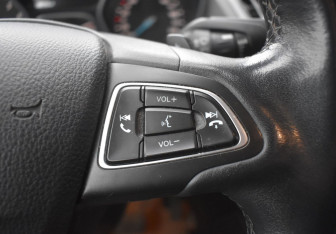 Подержанный автомобиль Ford Kuga 2018 года (16 фото)