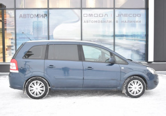 Подержанный автомобиль Opel Zafira Compactvan 2012 года (4 фото)