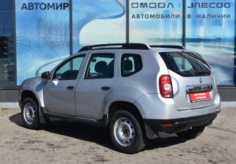 Подержанный автомобиль Renault Duster 2014 года (7 фото)