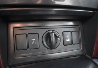 Подержанный автомобиль Toyota Land Cruiser Prado 2015 года (20 фото)