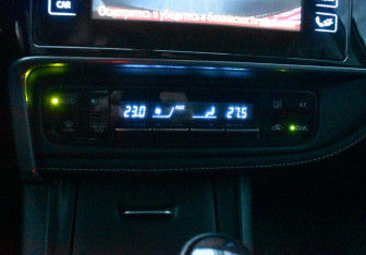 Подержанный автомобиль Toyota Corolla Sedan 2018 года (15 фото)