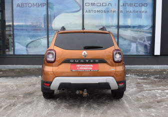 Подержанный автомобиль Renault Duster 2021 года (6 фото)