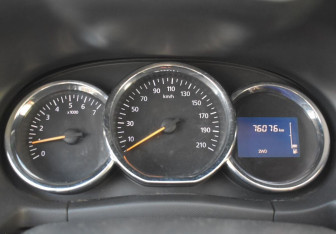 Подержанный автомобиль Renault Duster 2018 года (13 фото)