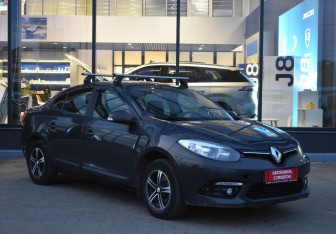 Подержанный автомобиль Renault Fluence 2013 года (3 фото)