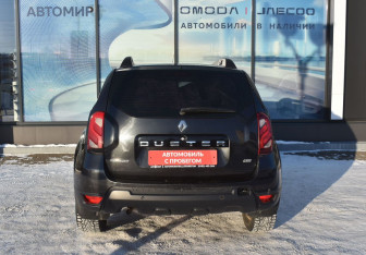 Подержанный автомобиль Renault Duster 2018 года (6 фото)