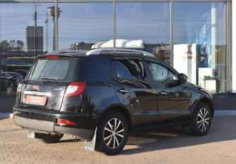 Подержанный автомобиль Geely Emgrand X7 2014 года (6 фото)