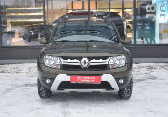 Подержанный автомобиль Renault Duster 2017 года (2 фото)
