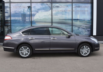 Подержанный автомобиль Nissan Teana 2012 года (4 фото)