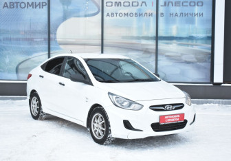 Подержанный автомобиль Hyundai Solaris Sedan 2013 года (3 фото)