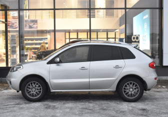 Подержанный автомобиль Renault Koleos 2011 года (8 фото)