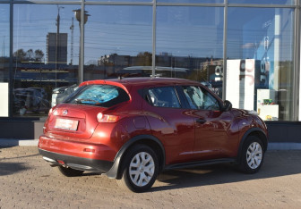 Подержанный автомобиль Nissan Juke 2011 года (5 фото)