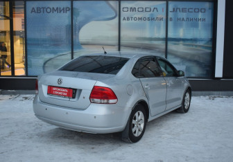 Подержанный автомобиль Volkswagen Polo Sedan 2011 года (5 фото)