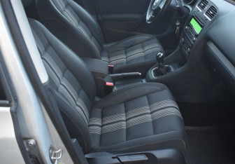 Подержанный автомобиль Volkswagen Golf Hatchback 2012 года (10 фото)