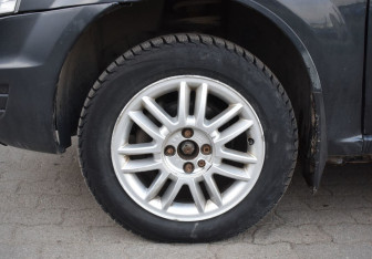 Подержанный автомобиль Renault Logan Sedan 2006 года (9 фото)