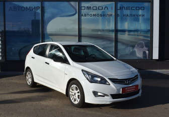 Подержанный автомобиль Hyundai Solaris Hatchback 2015 года (3 фото)