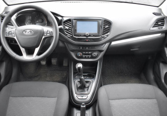 Подержанный автомобиль LADA (ВАЗ) Vesta Sedan 2017 года (12 фото)