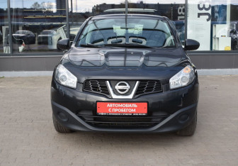 Подержанный автомобиль Nissan Qashqai 2012 года (2 фото)