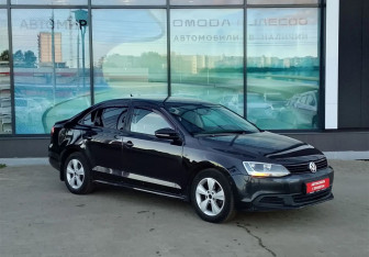 Подержанный автомобиль Volkswagen Jetta Sedan 2013 года (3 фото)