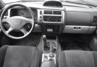 Подержанный автомобиль Mitsubishi Pajero Sport 2007 года (12 фото)