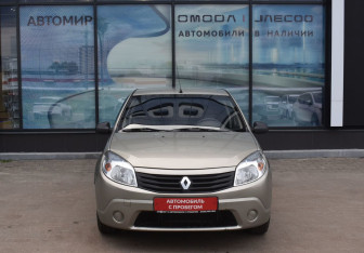 Подержанный автомобиль Renault Sandero 2012 года (2 фото)