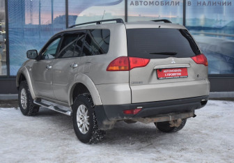Подержанный автомобиль Mitsubishi Pajero Sport 2008 года (7 фото)