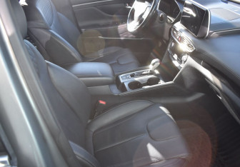 Подержанный автомобиль Hyundai Santa Fe 2019 года (10 фото)